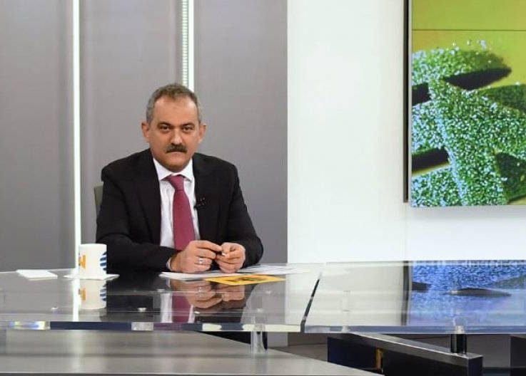 Bakan Özer, NTV Canlı Yayınına Konuk Oldu